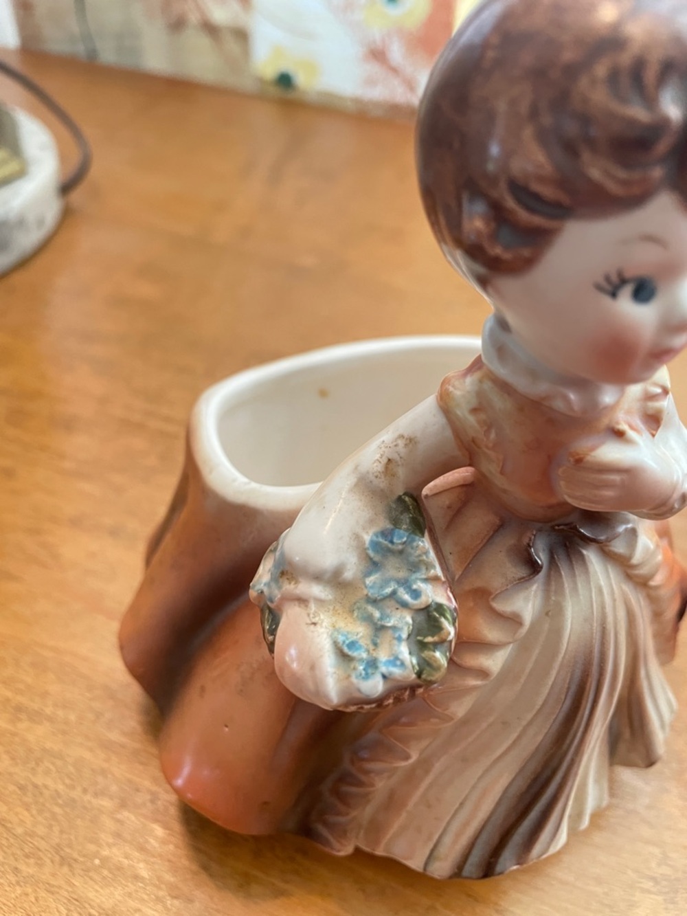 Vintage  Napcoware Girl in Ballroom Gown Ceramic Planter Small Figurine 1960’s - Picture 9 of 9